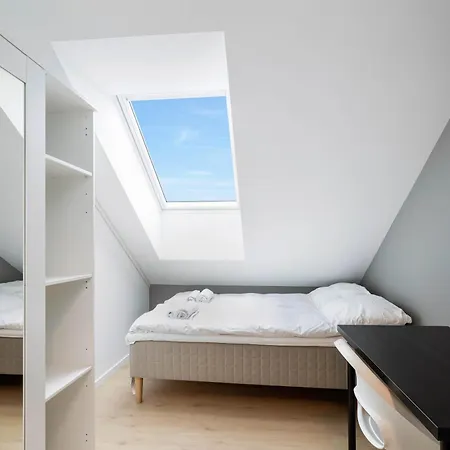 Διαμέρισμα Dinbnb L 5 Bedrooms I Jacuzzi & El-parking L 24l7 Check In *