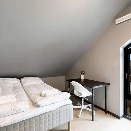 Apartment Dinbnb L 5 Bedrooms I Jacuzzi & El-parking L 24l7 Check In
