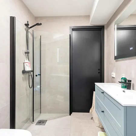 Dinbnb L 5 Bedrooms I Jacuzzi & El-parking L 24l7 Check In Διαμέρισμα Κρίστιανσαντ