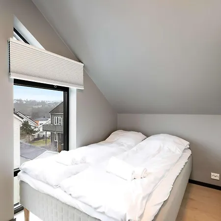 Dinbnb L 5 Bedrooms I Jacuzzi & El-parking L 24l7 Check In * Kristiansand